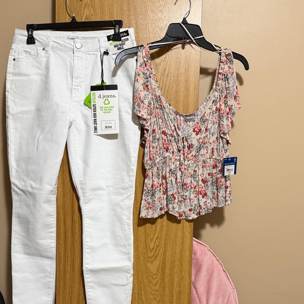 Women Ruffle Top with d. Jeans 2 piece Set